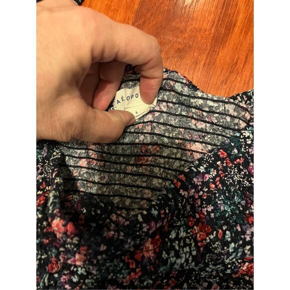Aeropostale floral smocked crops top size large ￼￼ - Picture 8 of 12